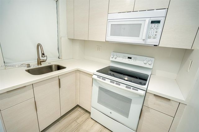810 Salzedo St 15, Coral Gables, FL 33134