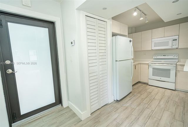 810 Salzedo St 15, Coral Gables, FL 33134