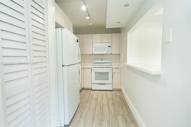810 Salzedo St 15, Coral Gables, FL 33134