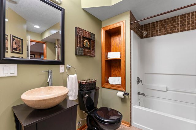 13831 Clare Downs Way, Rosemount, MN 55068