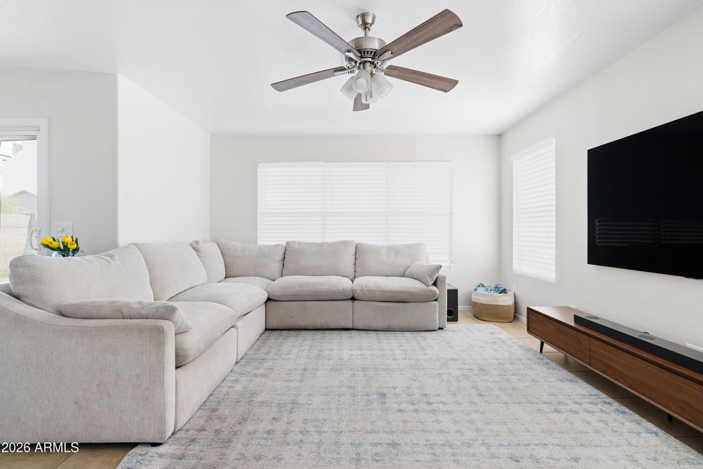 Image 10 of property listing at 8925 W TIERRA BUENA Lane, Peoria, AZ 85382