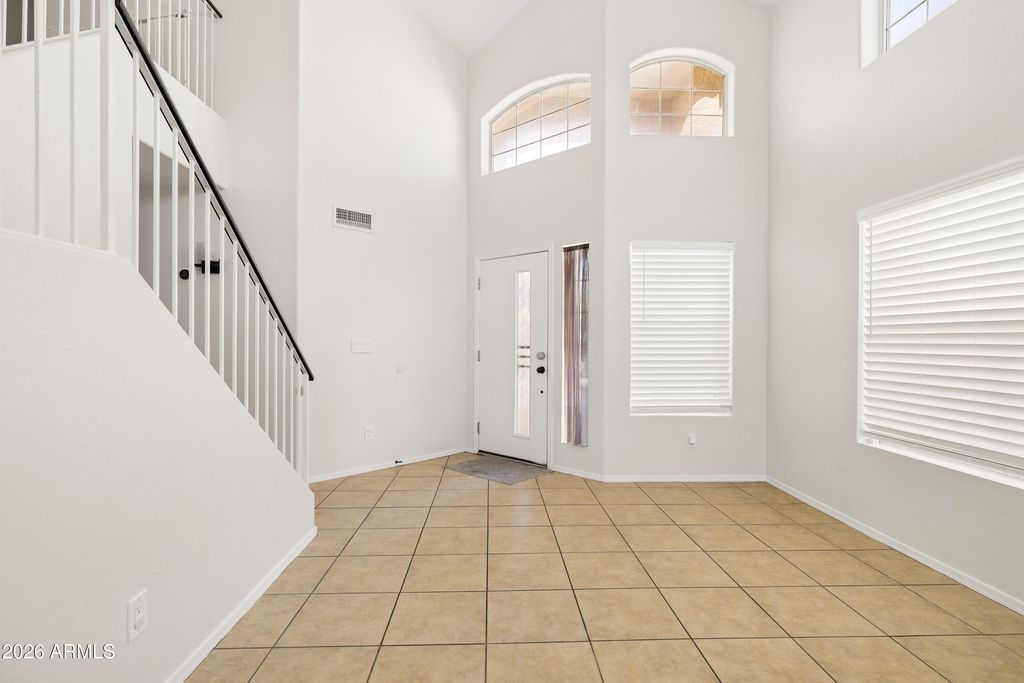 Image 12 of property listing at 8925 W TIERRA BUENA Lane, Peoria, AZ 85382