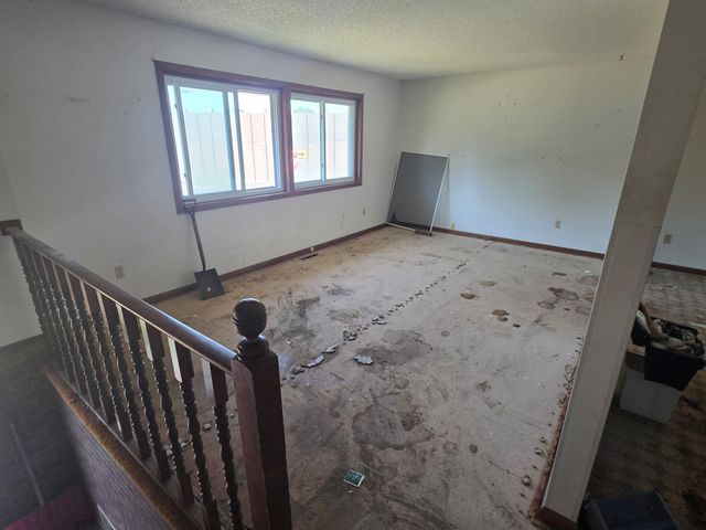 6908 64th Avenue N, Brooklyn Park, MN 55428