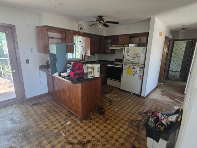 6908 64th Avenue N, Brooklyn Park, MN 55428