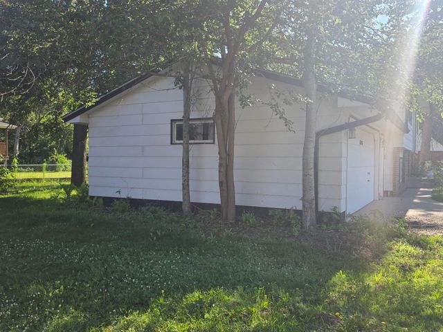 6908 64th Avenue N, Brooklyn Park, MN 55428