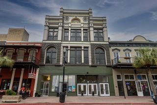 2111 Post Office Street 4, Galveston, TX 77550