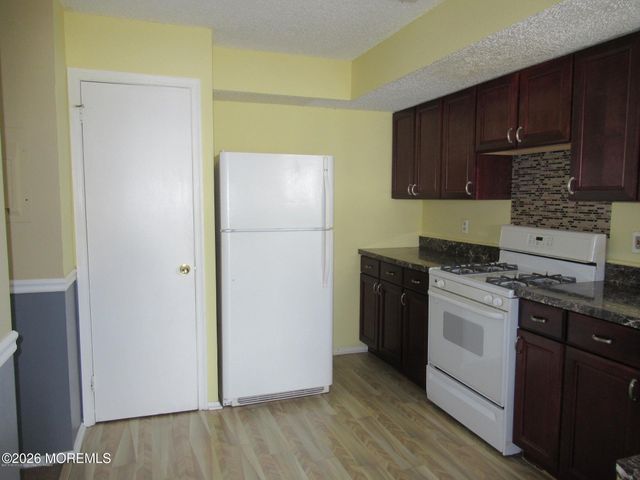 1103 Scarlet Oak Avenue, Toms River, NJ 08755