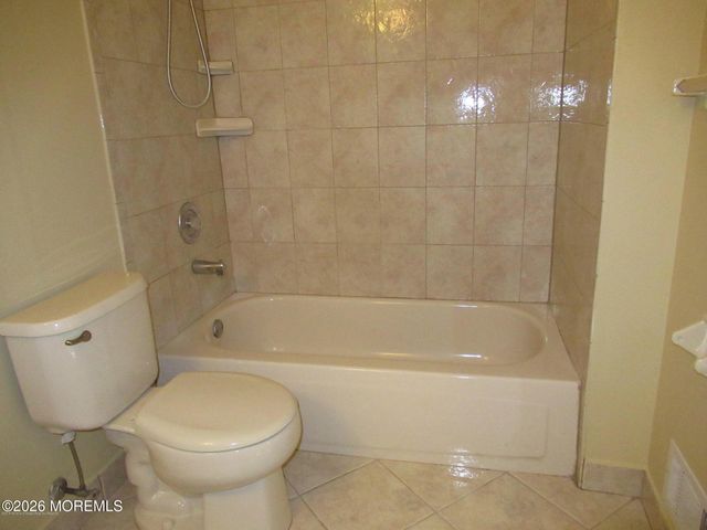 1103 Scarlet Oak Avenue, Toms River, NJ 08755