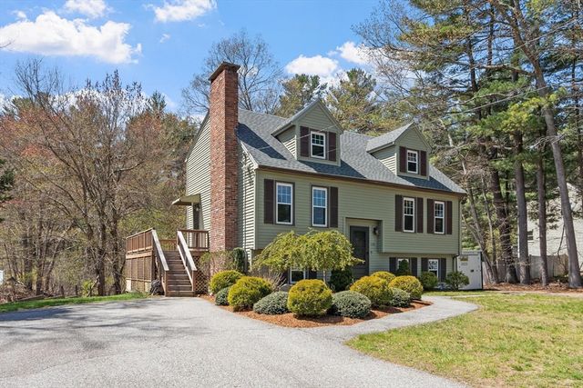 128 Beech St, Tewksbury, MA 01876