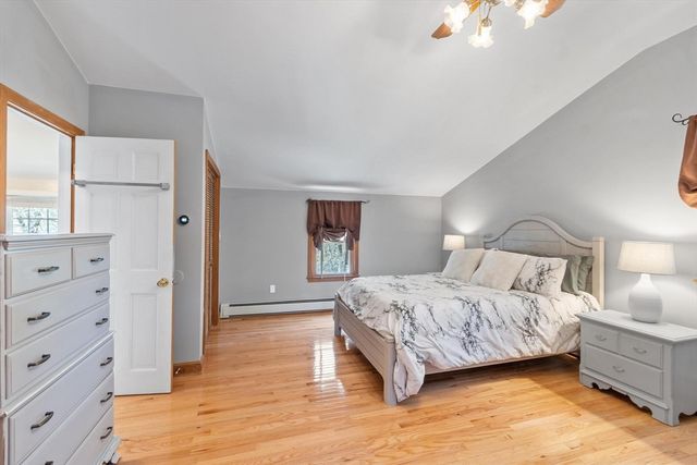 128 Beech St, Tewksbury, MA 01876