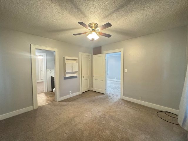 202 Park St, Winfield, KS 67156