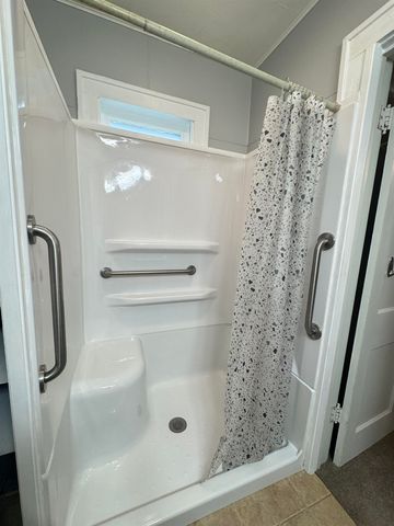 202 Park St, Winfield, KS 67156