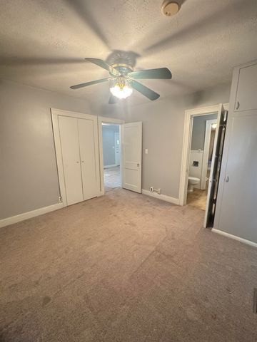 202 Park St, Winfield, KS 67156