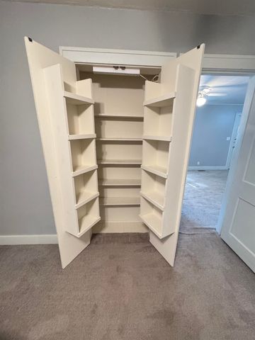 202 Park St, Winfield, KS 67156