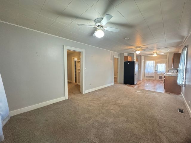 202 Park St, Winfield, KS 67156