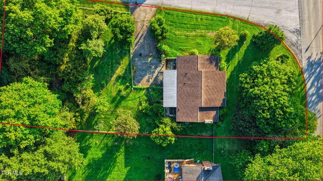720 Redwood Drive, Mount Carmel, TN 37645