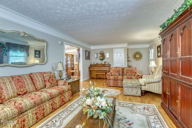720 Redwood Drive, Mount Carmel, TN 37645