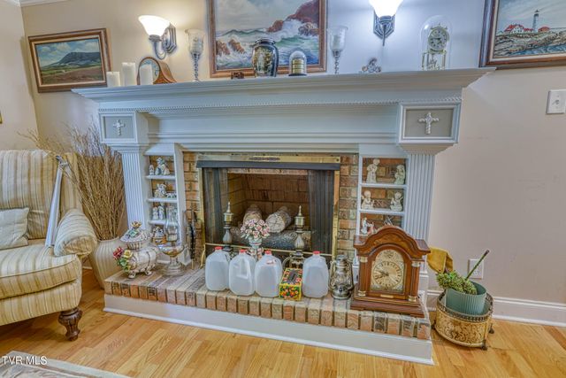 720 Redwood Drive, Mount Carmel, TN 37645