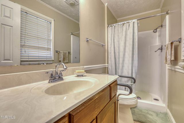 720 Redwood Drive, Mount Carmel, TN 37645