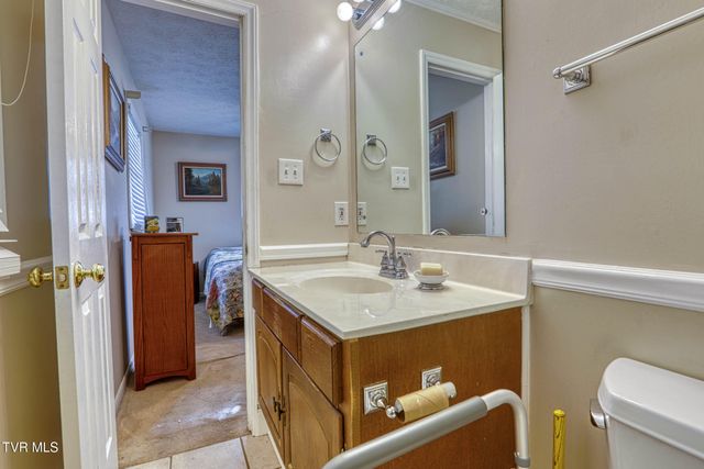 720 Redwood Drive, Mount Carmel, TN 37645