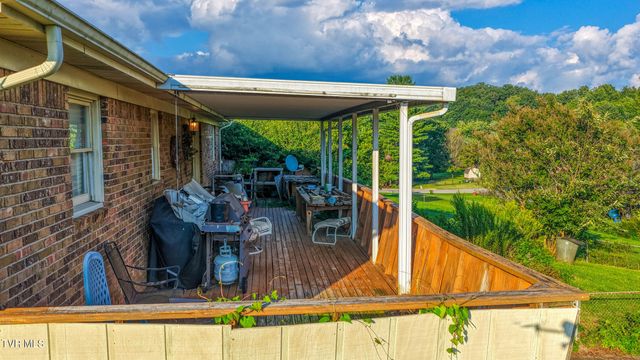 720 Redwood Drive, Mount Carmel, TN 37645