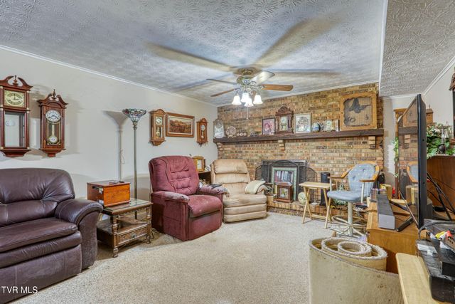 720 Redwood Drive, Mount Carmel, TN 37645