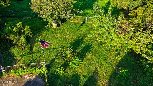 720 Redwood Drive, Mount Carmel, TN 37645