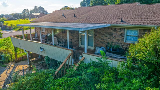 720 Redwood Drive, Mount Carmel, TN 37645