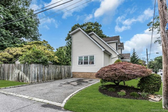 23 Emily Drive, Ronkonkoma, NY 11779