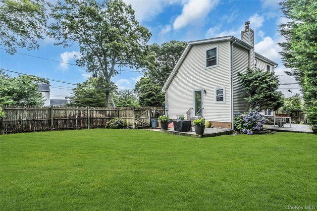 23 Emily Drive, Ronkonkoma, NY 11779