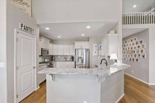 13616 W Pine Bluff Rd, Nine Mile Falls, WA 99026