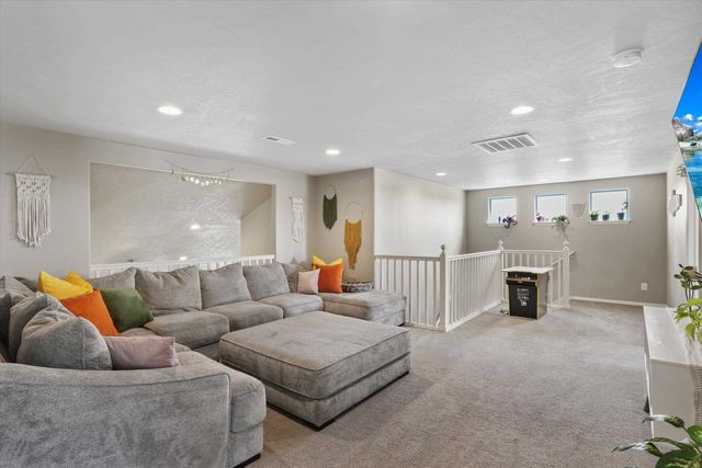 13616 W Pine Bluff Rd, Nine Mile Falls, WA 99026