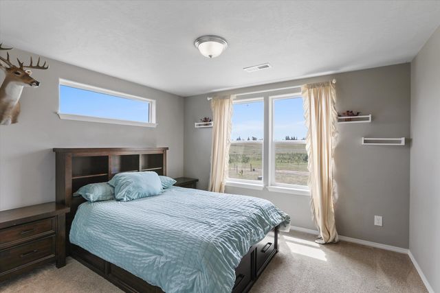 13616 W Pine Bluff Rd, Nine Mile Falls, WA 99026