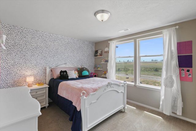 13616 W Pine Bluff Rd, Nine Mile Falls, WA 99026