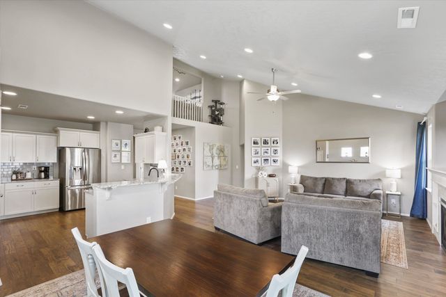 13616 W Pine Bluff Rd, Nine Mile Falls, WA 99026