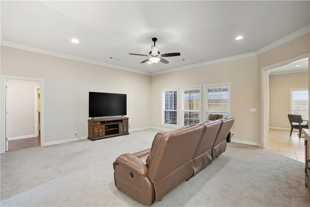 13708 Crazy Horse Drive, Rogers, AR 72758