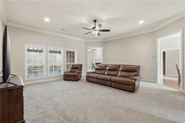 13708 Crazy Horse Drive, Rogers, AR 72758