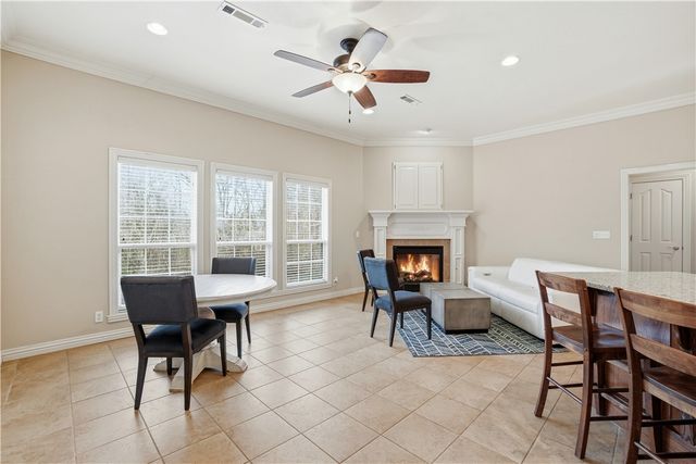 13708 Crazy Horse Drive, Rogers, AR 72758