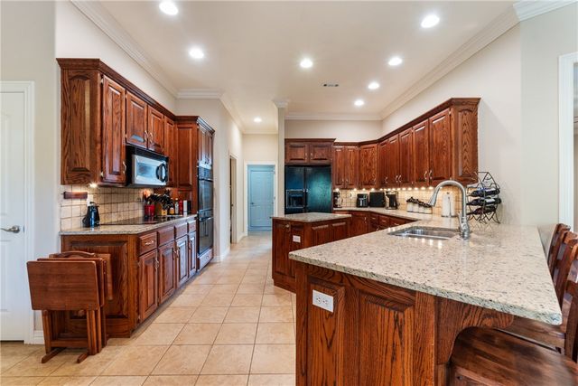13708 Crazy Horse Drive, Rogers, AR 72758