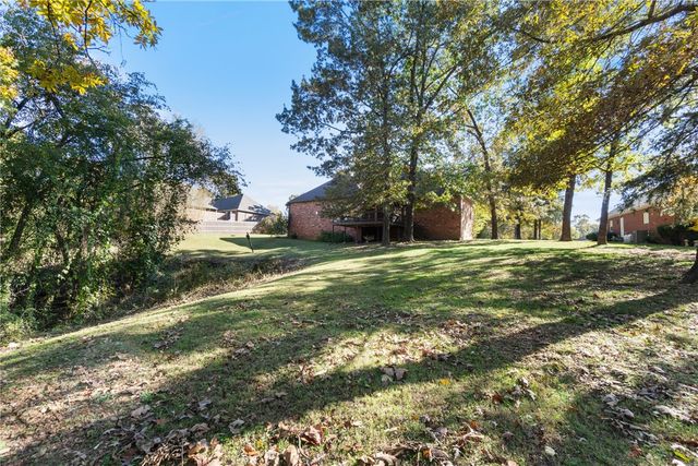 13708 Crazy Horse Drive, Rogers, AR 72758