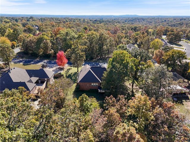 13708 Crazy Horse Drive, Rogers, AR 72758