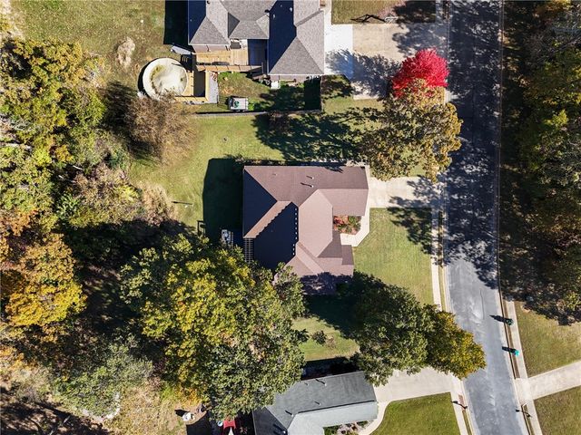 13708 Crazy Horse Drive, Rogers, AR 72758