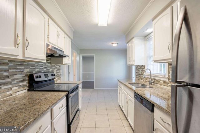 115 N Fayette Court, Fayetteville, GA 30214