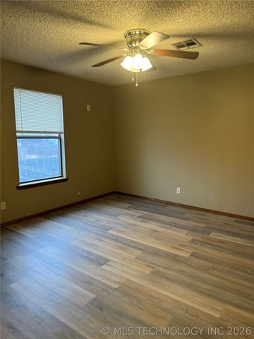 2614 S Gardenia Avenue, Broken Arrow, OK 74012