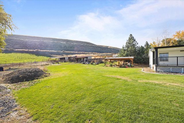 13232 N Nascar Pr Ne, Benton City, WA 99320