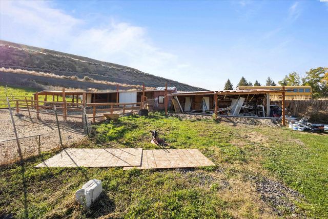 13232 N Nascar Pr Ne, Benton City, WA 99320