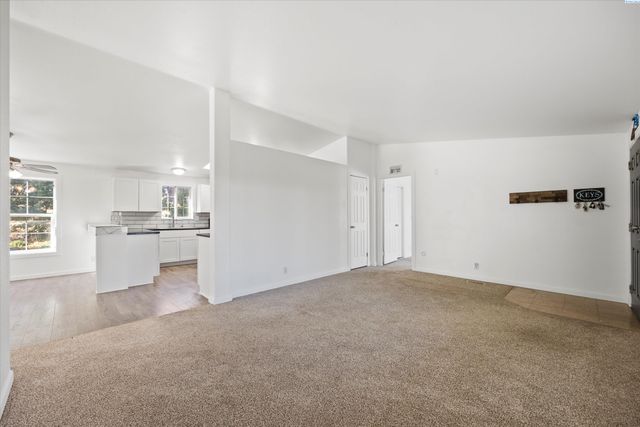 13232 N Nascar Pr Ne, Benton City, WA 99320