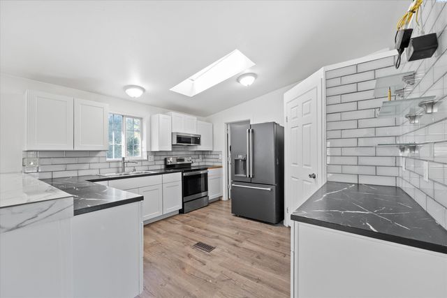 13232 N Nascar Pr Ne, Benton City, WA 99320