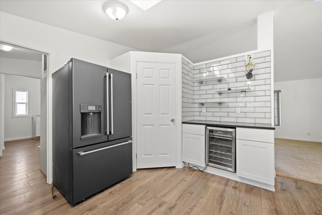 13232 N Nascar Pr Ne, Benton City, WA 99320