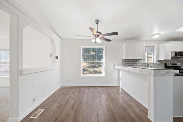 13232 N Nascar Pr Ne, Benton City, WA 99320